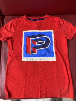 Pepe Jeans short-sleeve red t-shirt like new, 140 cm