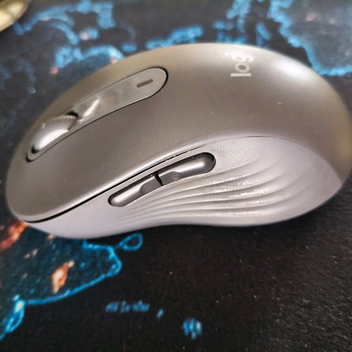 Logitech M650L mouse like new with Bluetooth and USB