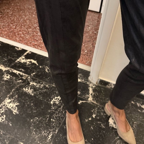 Leggings with leather texture size M, like new, Made in Greece