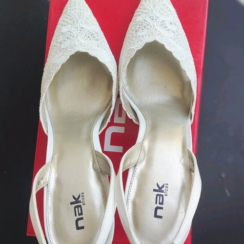 Nak Ivory Pumps Size 40 Like New White