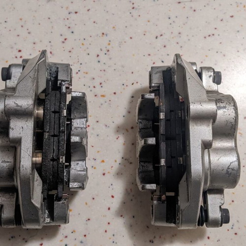 Yamaha δαγκάνες και τακάκια μεταχειρισμένα για Drag Star 650, Royal Star 1300, Wild Star 1600/1700