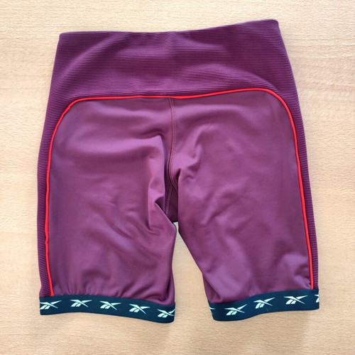 Studio High-Intensity Training women's cycling shorts Reebok like new, burgundy, size S