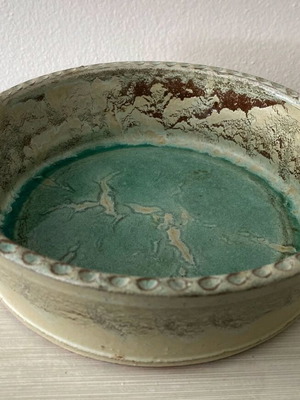Handmade ceramic signed in excellent condition