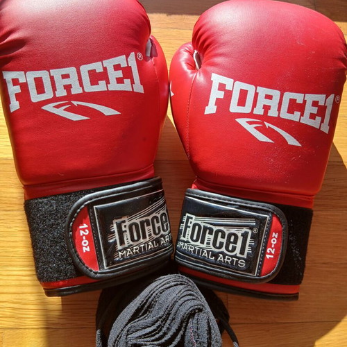 FORCE1 Boxing Gloves and Shin Guards like new, Size 5 and M