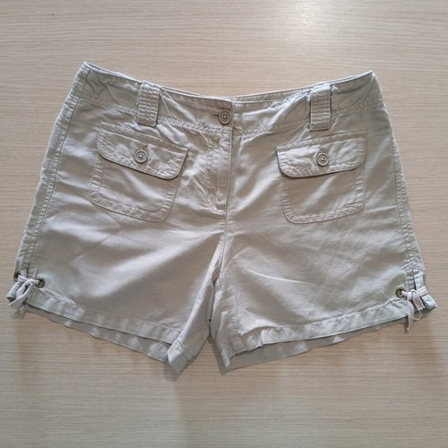 Ann Taylor women's shorts beige like new, size S