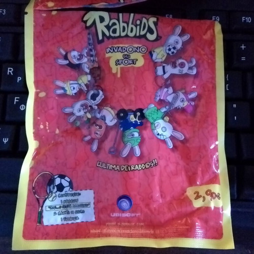 Rabbids Invasion figures set of 5 like new with extras