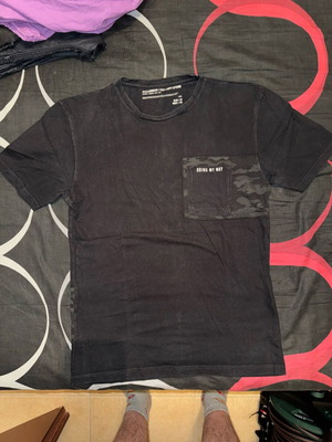 Pull&Bear T-shirt used, black with pocket and camo detail, size M