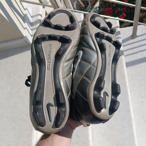 Nike Total 90 II football shoes 2002 mint condition, black and grey