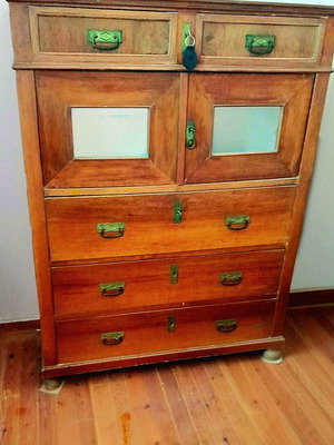 Antique Chest of Drawers circa 1920 solid wood like new