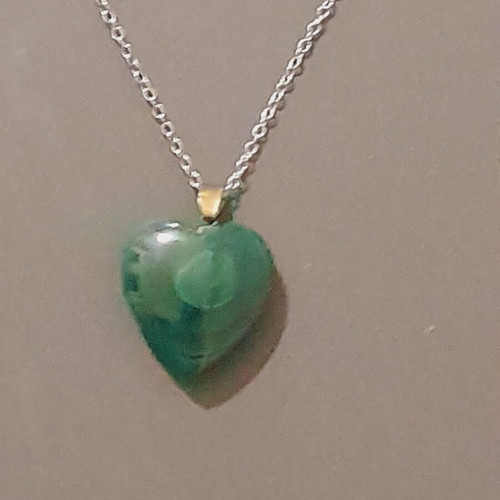 Heart-shaped necklace new from malachite with 55 cm silver chain