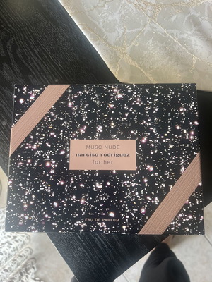 Musc Nude Narciso Rodriguez For Her gift set new, 50 ml Eau de Parfum