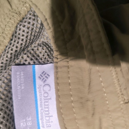 Columbia hiking shorts like new, beige, size L