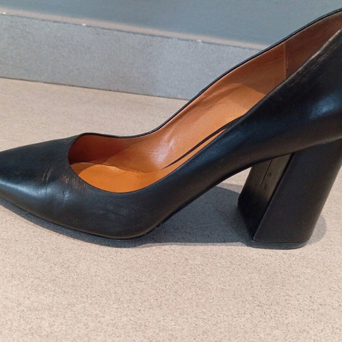 Fratelli Karida pumps size 38.5 like new, black leather
