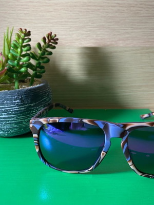 Vagrancy sunglasses new with 100% UV protection