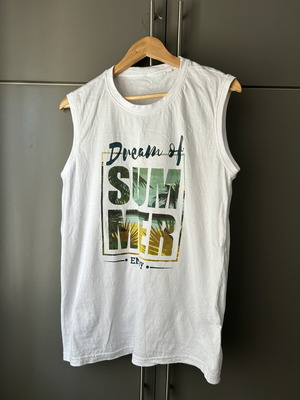 Sleeveless shirt new, size XL fits medium, white