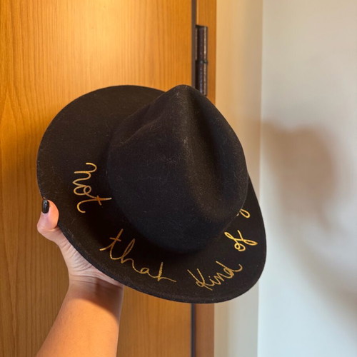 Zara hat used with gold details black one size