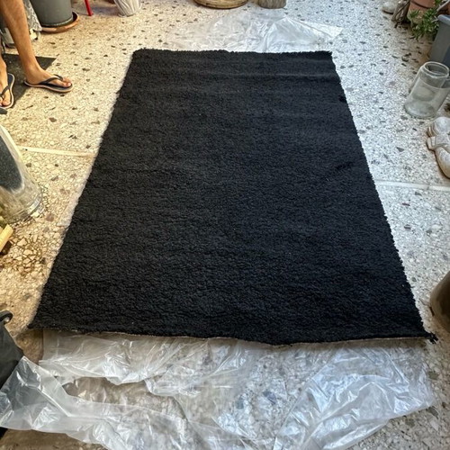 Black shaggy rug 1.30x1.95 like new
