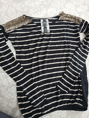 Bershka long-sleeve thin black t-shirt small like new