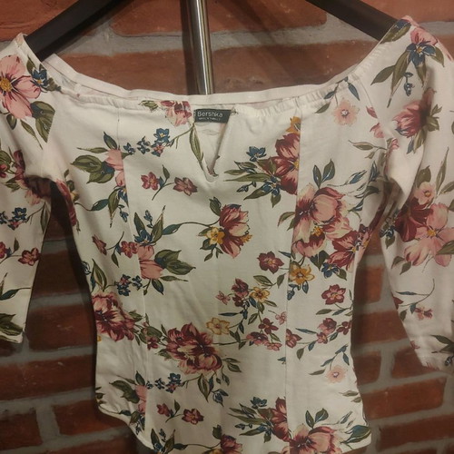 Floral bodysuit Bershka size S like new condition