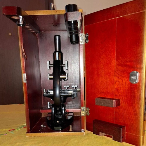 Bausch & Lomb AK7117 Collectible Microscope like new with original box