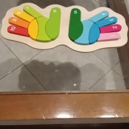 Hands Puzzle by Playtive like new, wooden educational toy