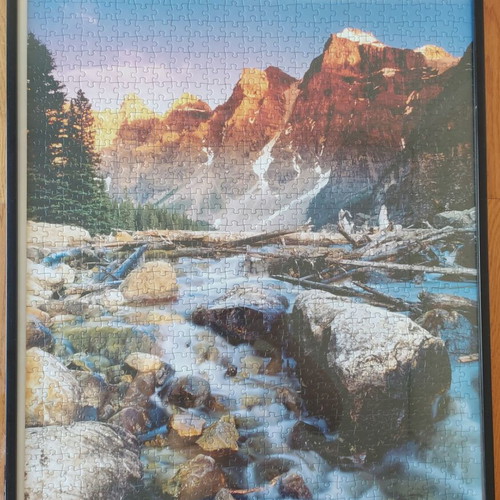 Framed puzzle like new, dimensions 0.53x0.73 m