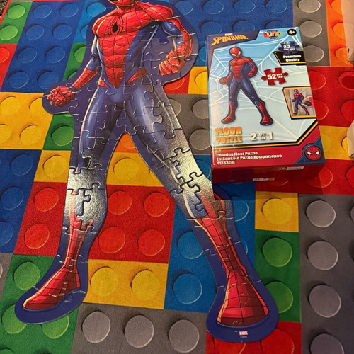 Luna Toys Spiderman 2-Sided Puzzle 52 Pieces like new