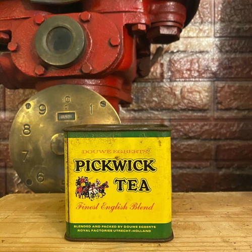 Pickwick Tea metal box used, old with lid