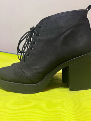 Bershka ankle boots with 10 cm heel like new, sizes 39-40, black