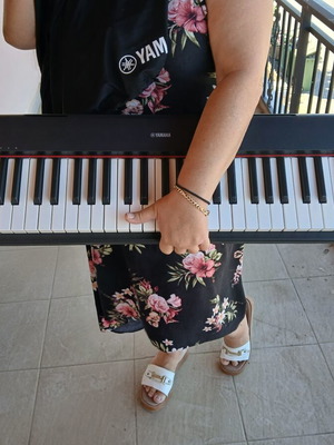 Yamaha Piaggero NP 12 keyboard like new, unused