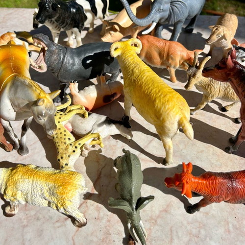 Animal figures used from farm and Africa