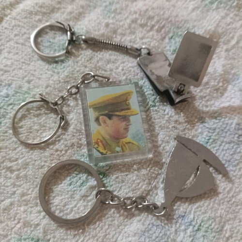 Keychains like new, assorted with nail clipper