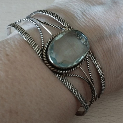 Handmade adjustable bracelet with turquoise stones, like new