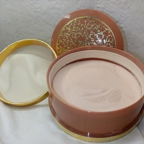 Vintage Couture Cosmetics powder box ULTIMA II by CHARLES REVSON used