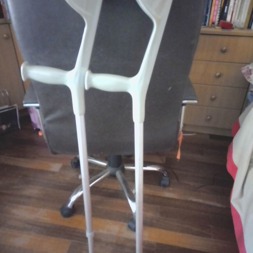 Caldelari crutches used for left and right hand