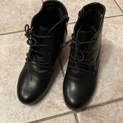 Aero Anatomics leather lace-up anatomical shoes size 38, like new, black