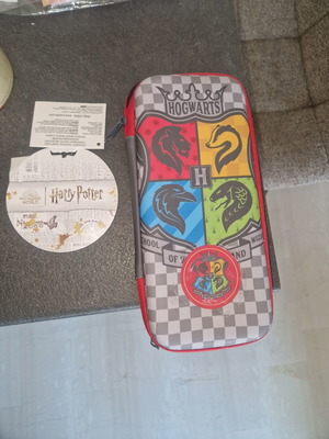 Nintendo Switch case like new, Harry Potter design