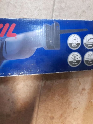 Skil Reciprocating Saw 800W new with 3m cable