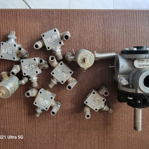 Various used compressed air parts