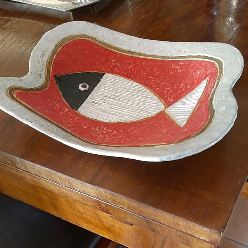 Ceramic handcrafted art piece used with abstract design