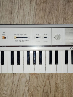 Casio Casiotone MT-11 πληκτρολόγιο μεταχειρισμένο, λείπει καπάκι μπαταριών και κουμπιά