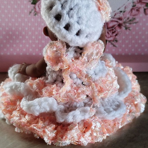 Doll with handmade dress and hat new, 10 cm