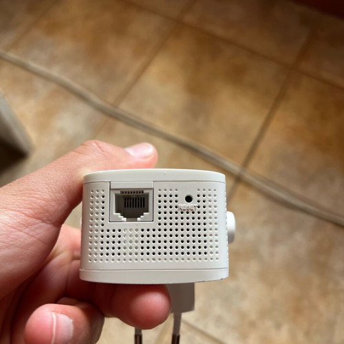 Wi-Fi Extender like new