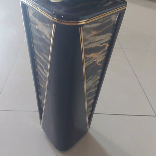 Tall vase with lid like new