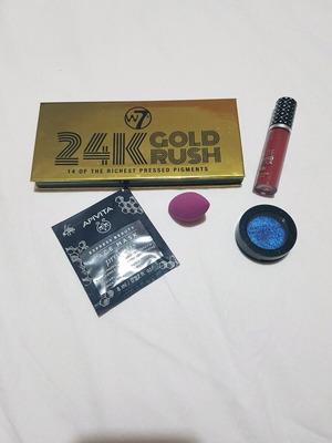 Πακέτο καλλυντικών καινούργιο από W7, Radiant, Dust and Cream, Apivita