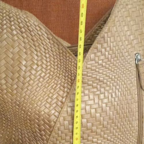Italian leather shoulder bag like new