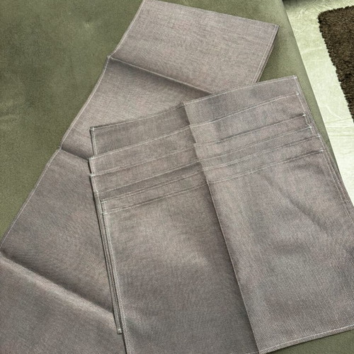 Table linens set with 6 placemats and 1 runner new