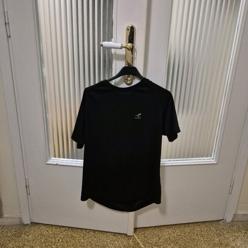 Sports T-shirt medium black like new