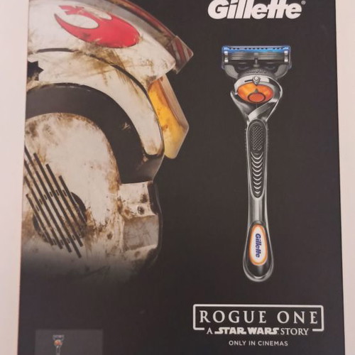 Gillette Fusion Proglide Star Wars collectible shaving set with razor