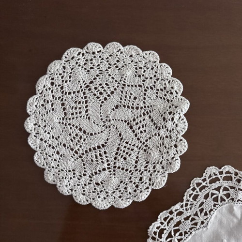 Set of 3 round white napkins new